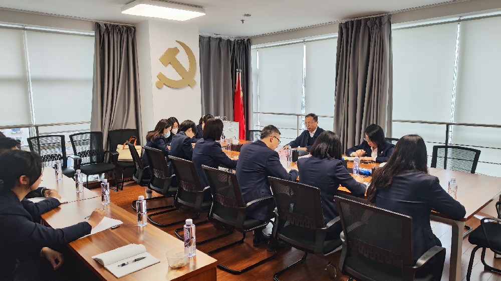 始终对峙严的基调 全面加强党的纪律建设 ——集团第二党支部发展党课进建
